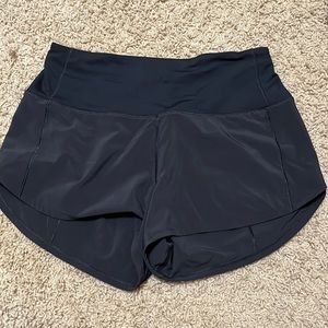 Black Lululemon Speed Up shorts 4”